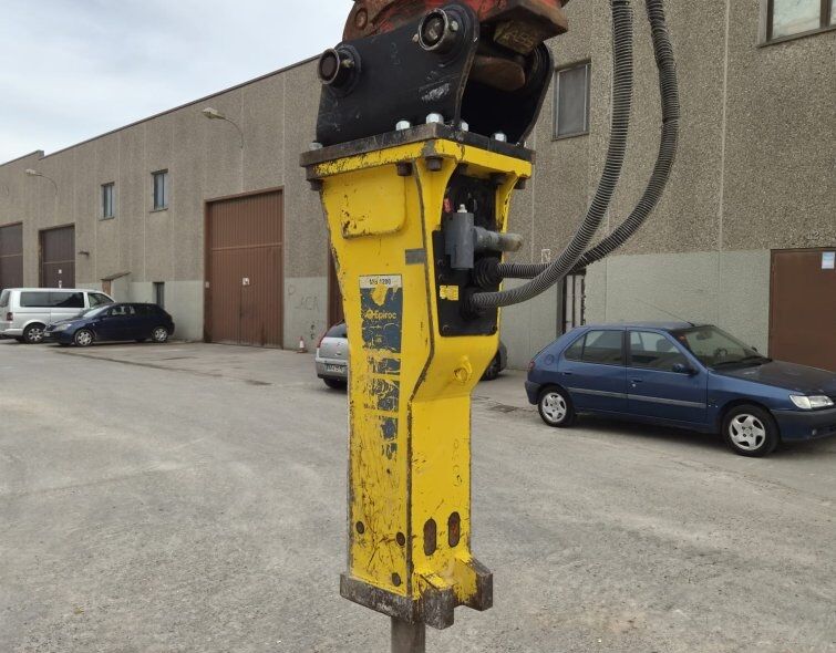 KOMATSU  PW160-11 + EPIROC HAMMER